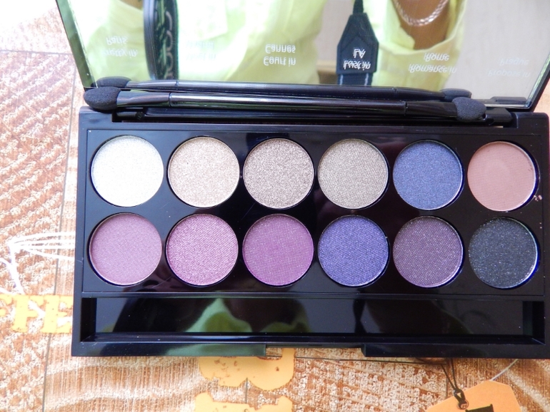 Sleek  VINTAGE ROMANCE