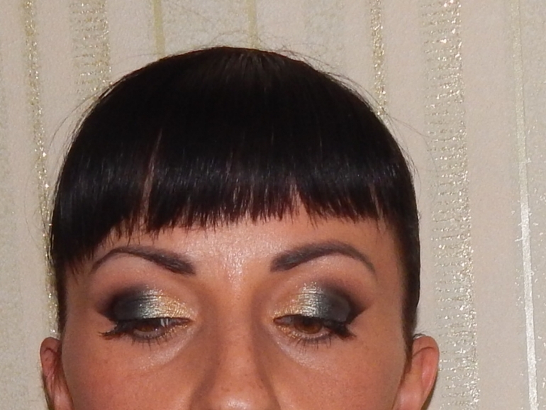 Вечерний  макияж  в  технике   уголок