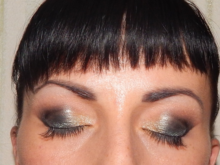 Вечерний  макияж  в  технике   уголок
