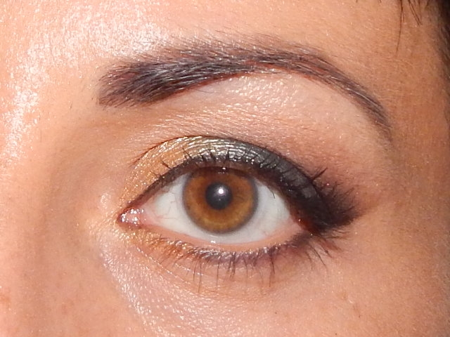 Вечерний  макияж  в  технике   уголок