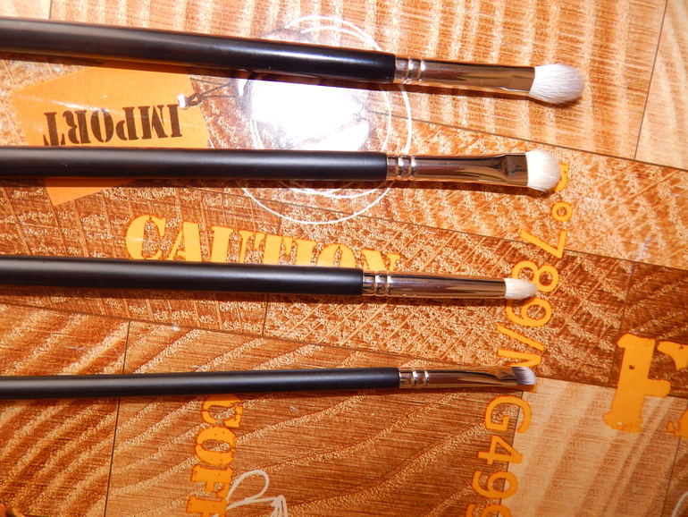 Мои  труженицы кисти  для  теней