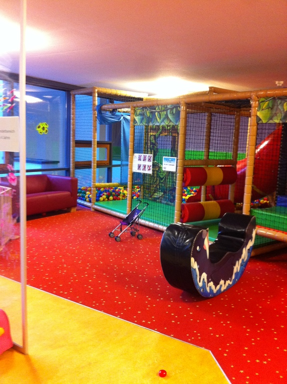 Австрийские Альпы (Серфаус-Фисс-Ладис) - отчет некатающейся мамы и ребенка (много фото).