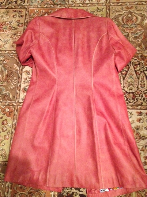 Экстравагантный кожаный плащ..S...2000 р.