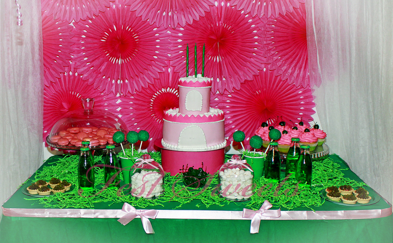 Розово-зеленый сладкий стол