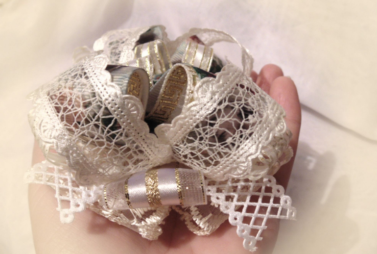 девочки,вот такая красота родилась в единственном экземпляре,прям и название само напросилось " Винтаж"