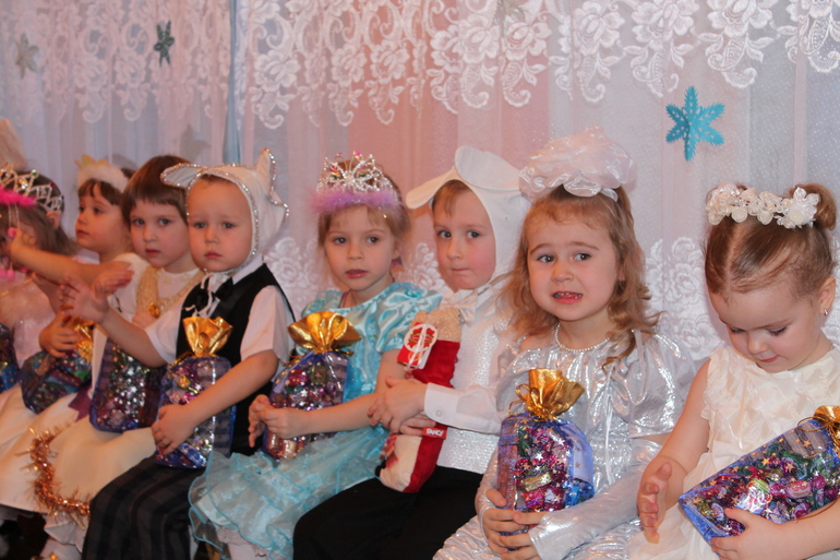 Первый утренник в детском саду (25.12.13)