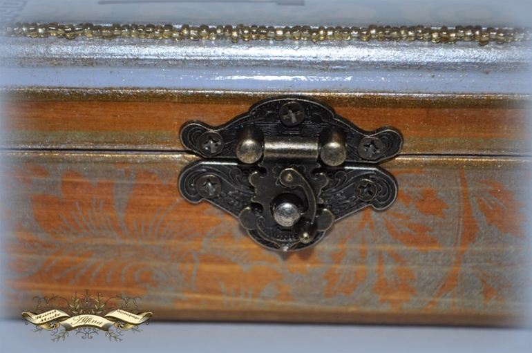 Купюрница "Дама с убеждениями"