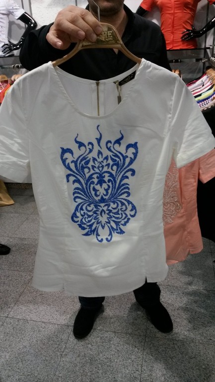 Пристрою блузочку!