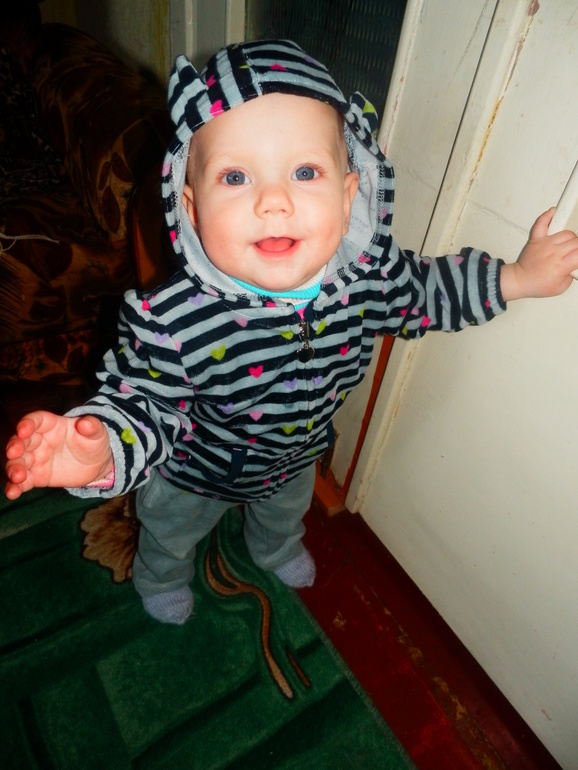 9 месяцев доченьке))