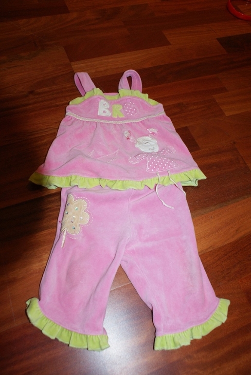 Много вещей в идеале 80-86 р-р, приятного выбора