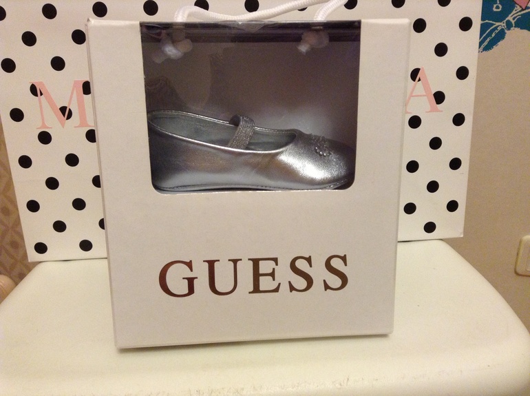 Туфельки Guess, 3-6 месяцев, новые 1000 руб