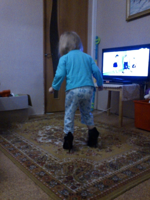 Полинка на каблучках