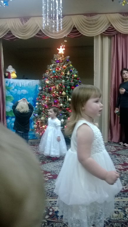 Первая Елка в садике