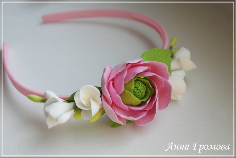 Яркие украшения и аксессуары на лето