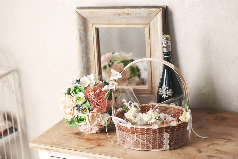 Свадебные цветы и аксессуары из легкой глины. Свадебный пример.