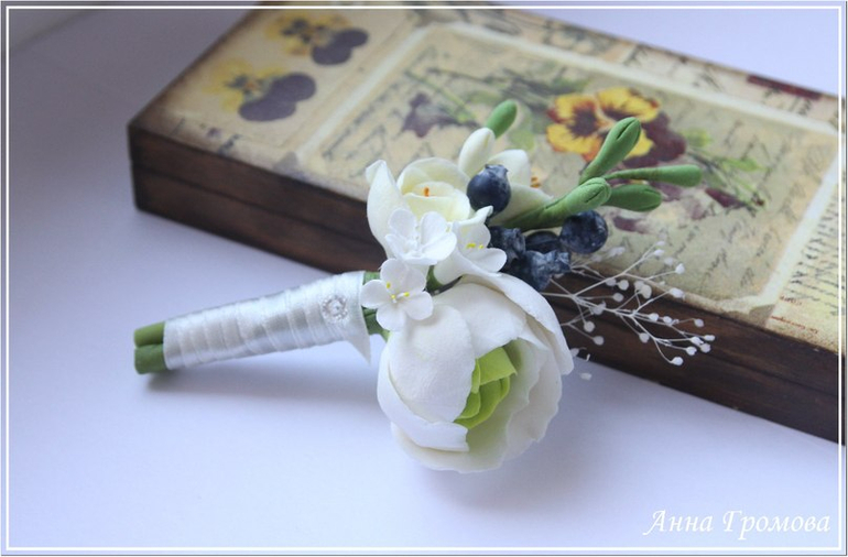 Свадебные цветы и аксессуары из легкой глины. Свадебный пример.
