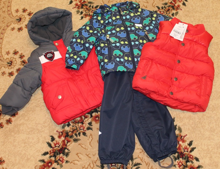 Продам новую жилетку Next, комбез Reima, куртку Mothercare