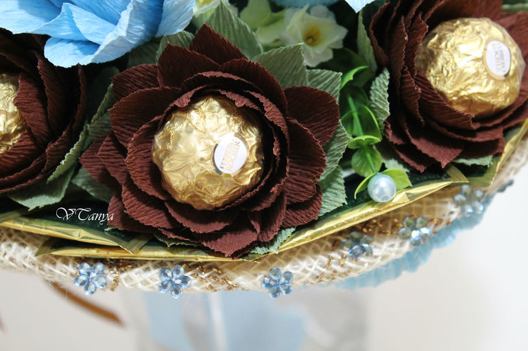 И вновь я с чайным к Вам букетом...