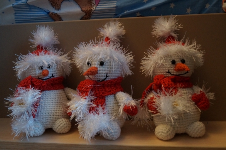 Мишки , горшочек с мёдом и кое что от нового года