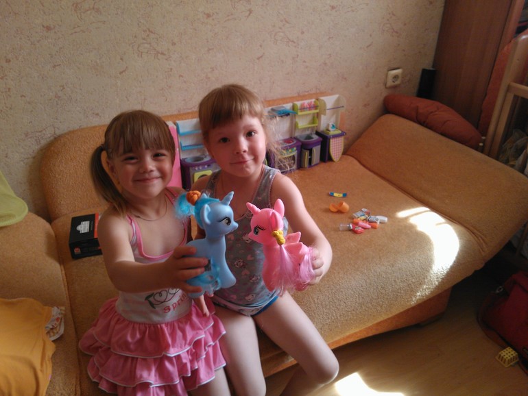 Куплю вещи для девочки(рост122-128) пакетом.ПОЧТА