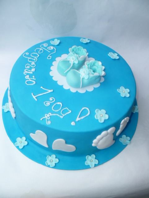 На годик голоубой тортик.