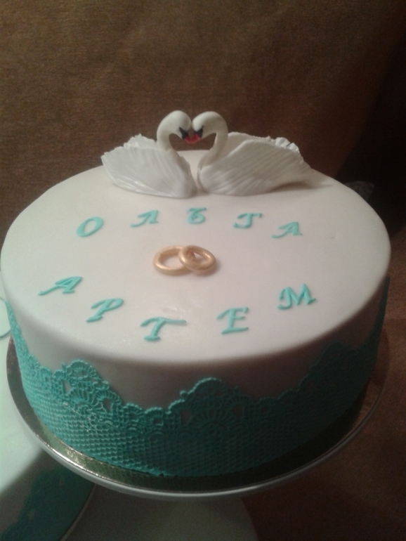 свадебный на этажерке