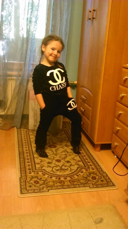 Спасибо за костючик спортивный:)