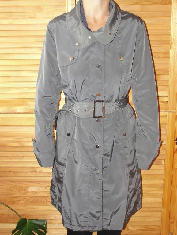 Продам плащ женский 44-46 и мужскую ветровку 48-50 р.