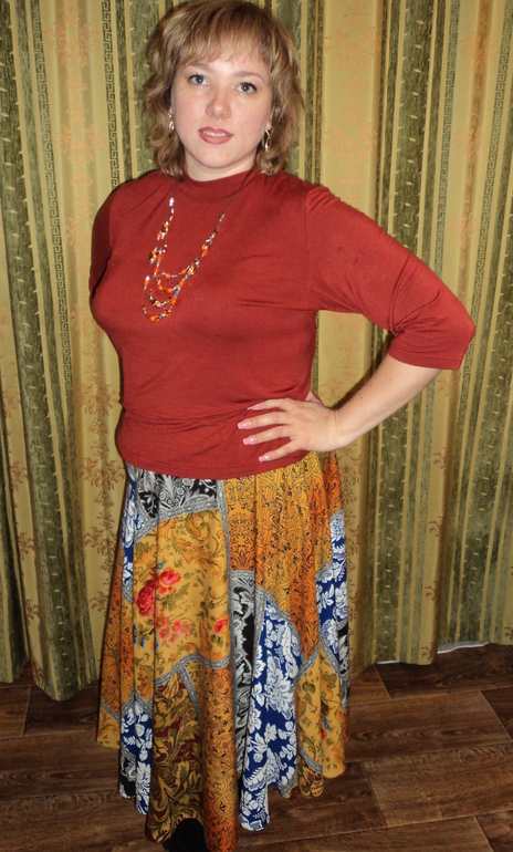 Джемпер и юбка.