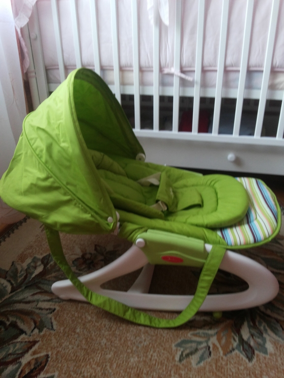 Немного похвастаюсь)))Кроватка и шезлонг для дочи