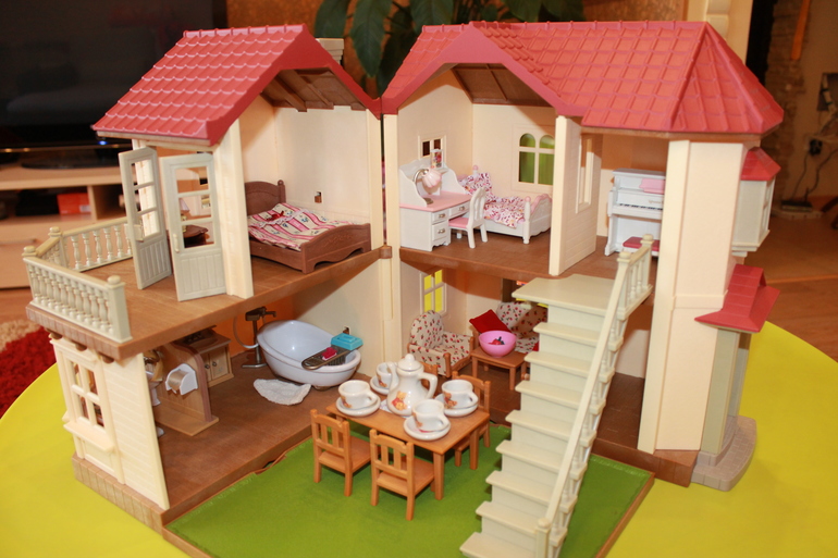Наш домик Sylvanian Family