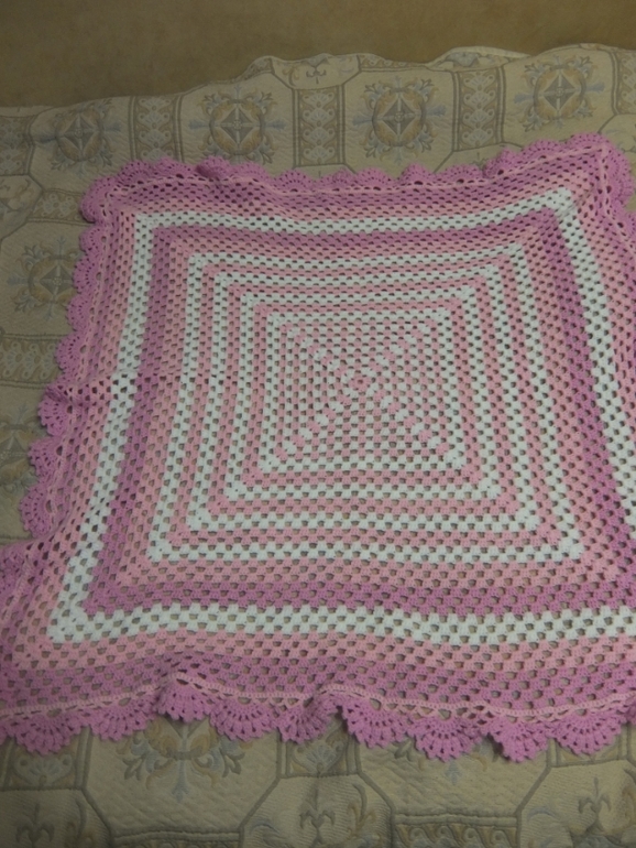 Пледы разные 3 штуки