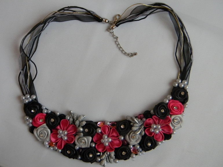 Ещё одно колье