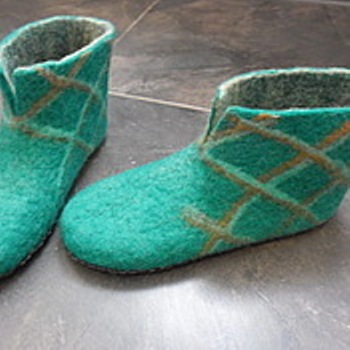 Тапки - обувь вне сезонов!