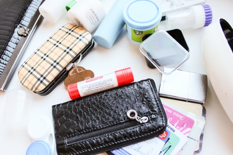 Коробочка с баночками и замочками