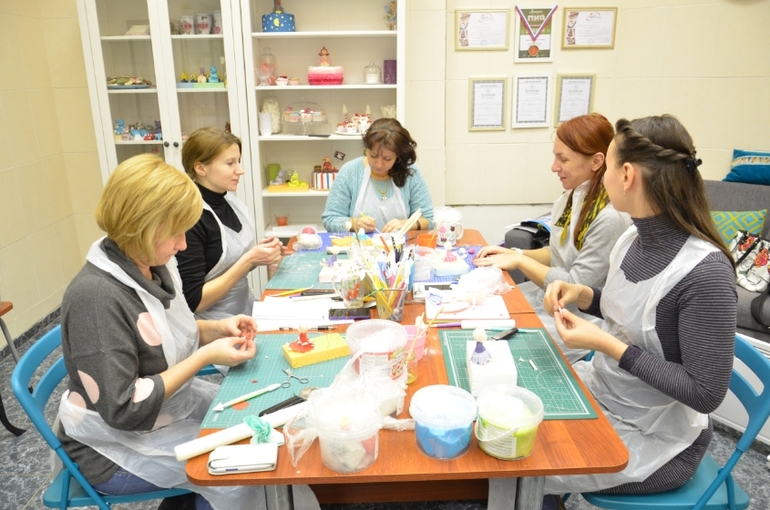 Фото-отчет с прошедших 2х-дневный курсов по декорированию тортов