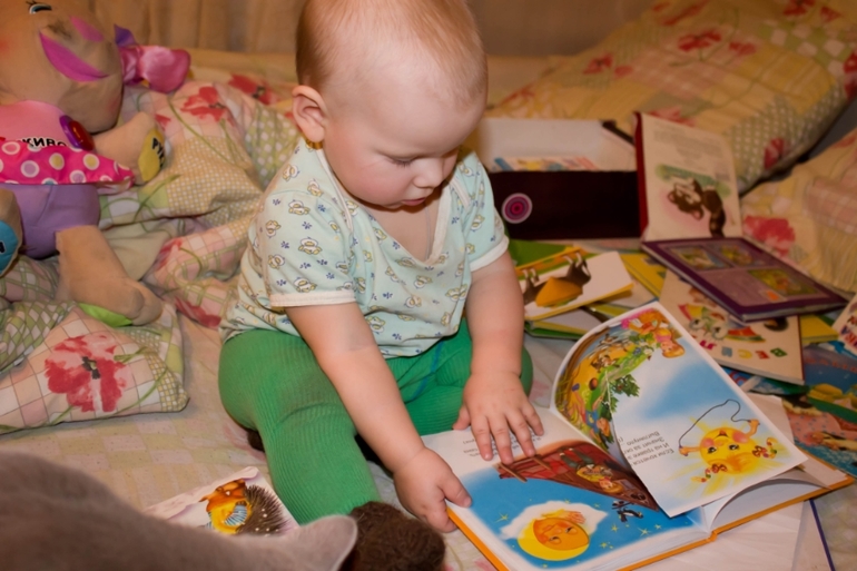 Юная помошница)))