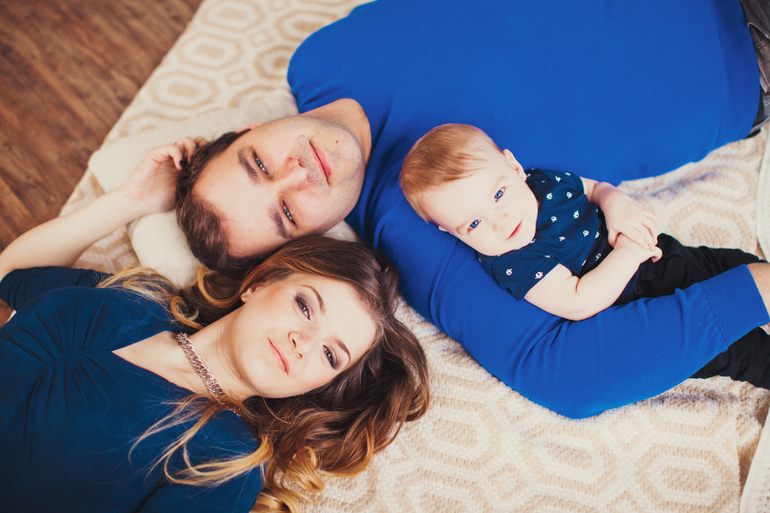 Семейная фотосессия в студии