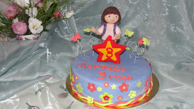 тортик с Дашей -следопыт