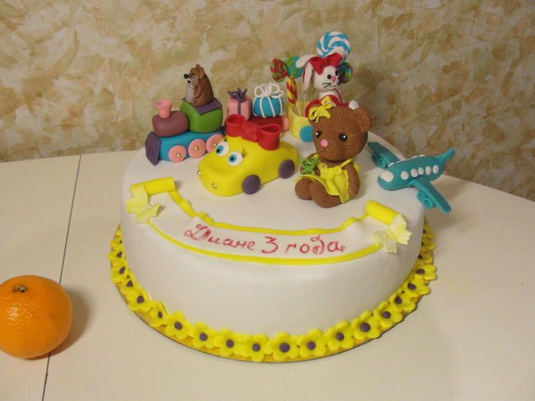 тортик  с игрушками