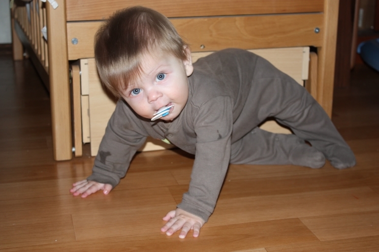 11 месяцев, поползли)