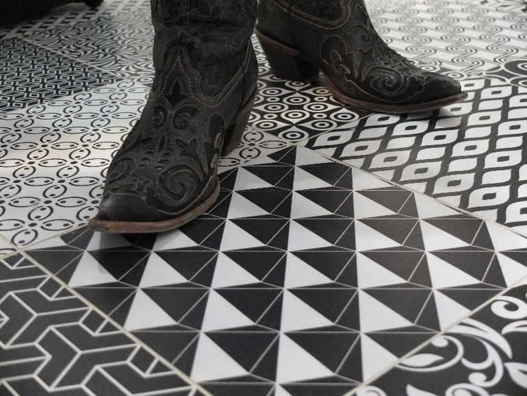 Напольная плитка в ванную.