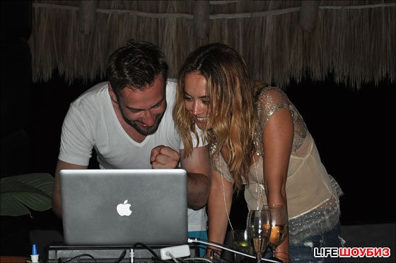 Красавица, умница и вообще приятная во всех отношениях девушка)...