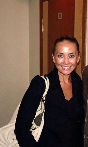 Красавица, умница и вообще приятная во всех отношениях девушка)...