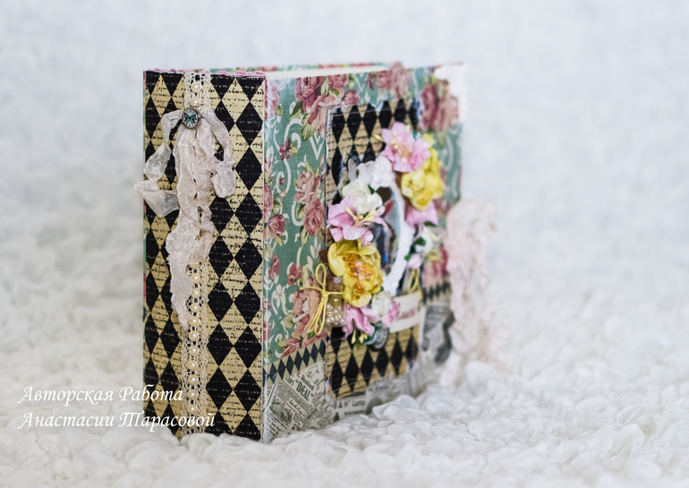 Альбом "Алиса в стране чудес"