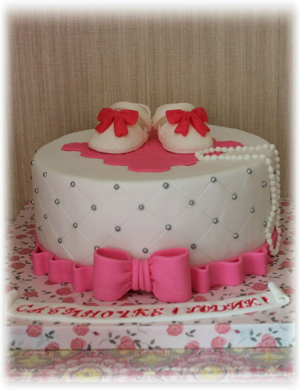 Торт с пинетками.
