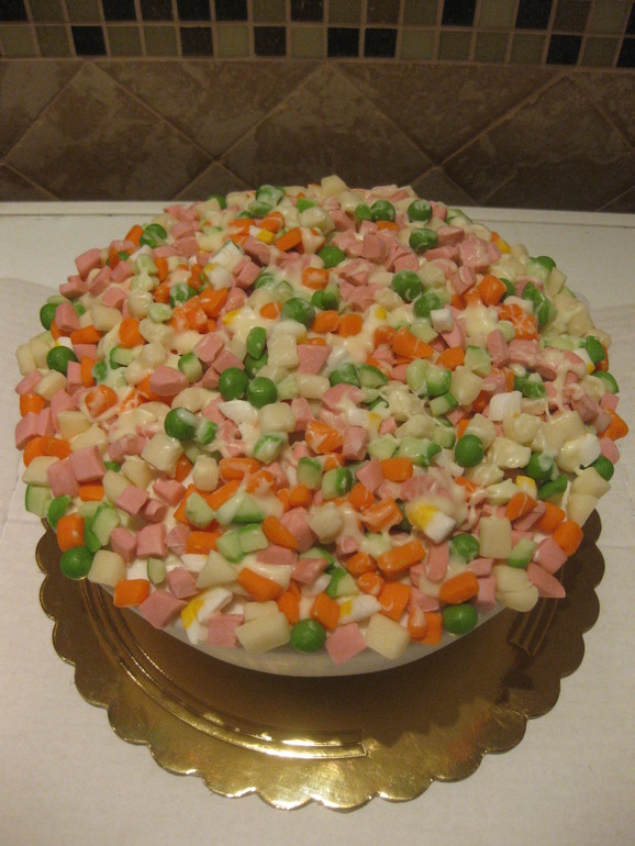 Лучший подарок - это вкусный,красивый и необычный торт )