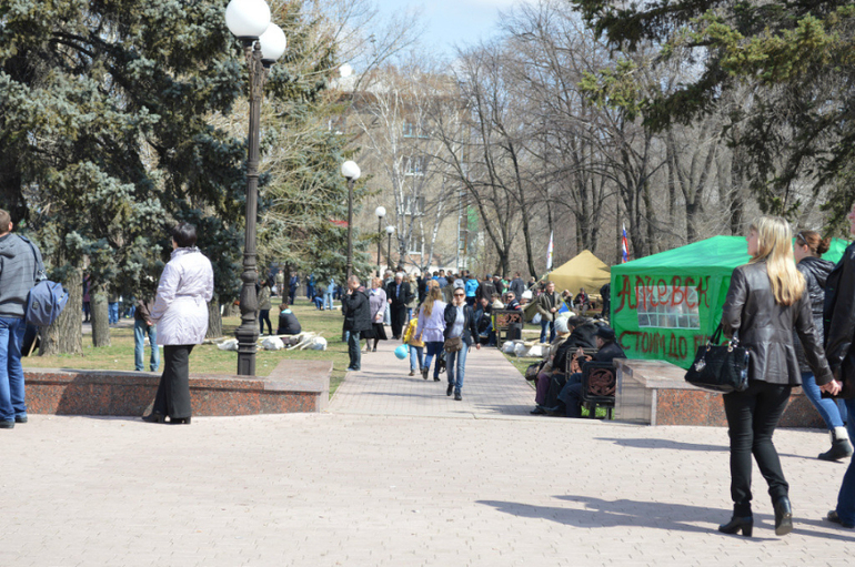 Луганск 9.04.2014г.Очень много фото!