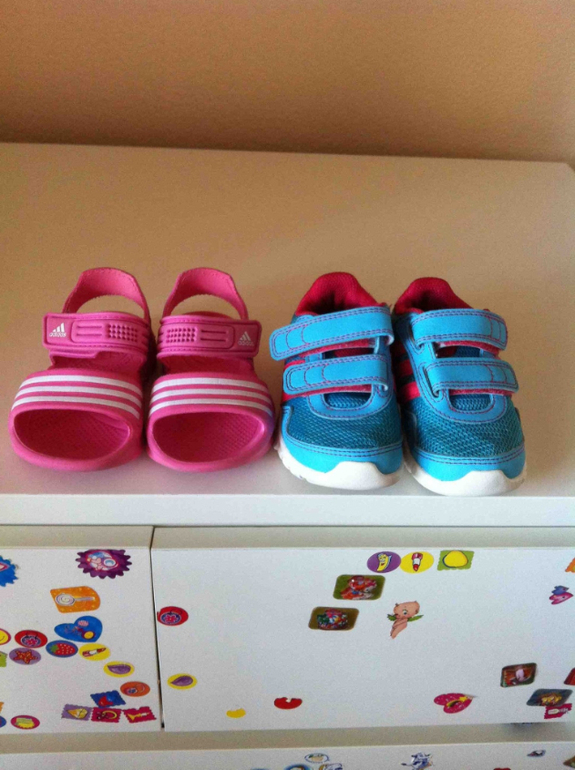 Adidas 20 размер, состояние идеальное.