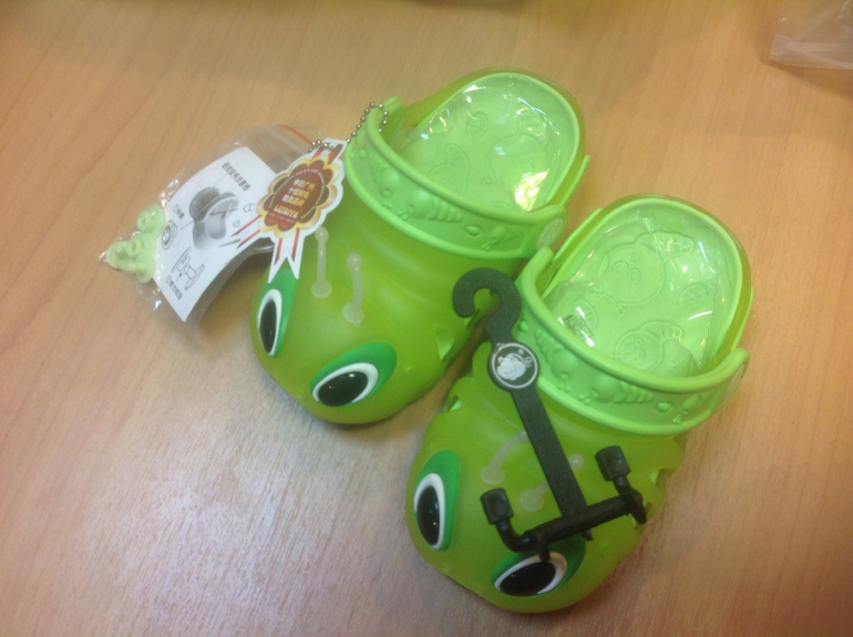 Хваст кроксы. Последний самолет карго